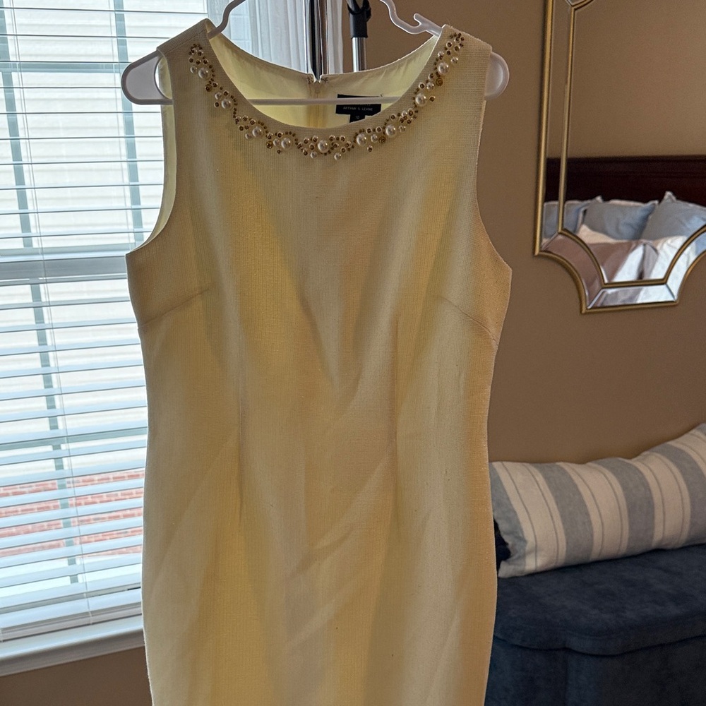 Tahari Ivory Shimmery Shift Dress size 10